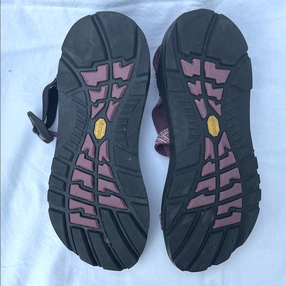 Women's Chacos pink strappy sandals sz 9 - Picture 10 of 13